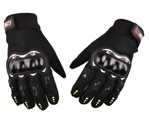 Shivering hands are no fun on a winter motorcycle ride! This guide explores essential features, top-rated options, and buying tips to help you find the perfect pair of motorcycle winter gloves for warmth, comfort, and safety.
