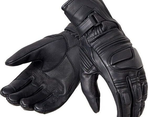 Gloves for Motorcycling: Safety & Grip Explained