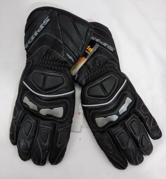 How to Clean Your Motorcycle Gloves for Lasting Performance?插图4