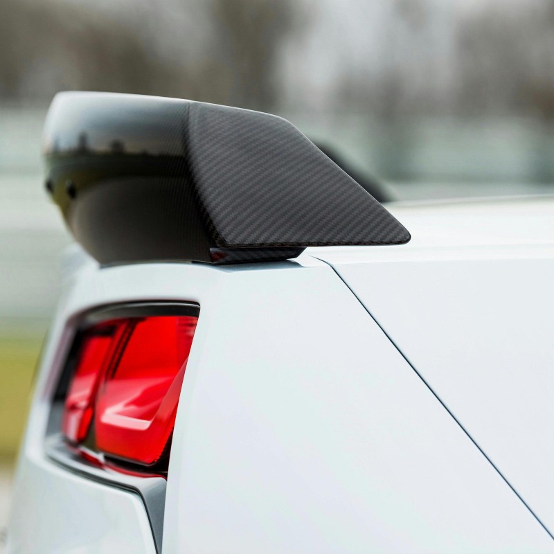 Easy-to-install car spoilers for better aerodynamics